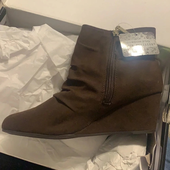 London Fog Jules Wedge Ankle Boots Rouched Strappy Buckle Brown 6 1/2 Faux Suede - Picture 4 of 6